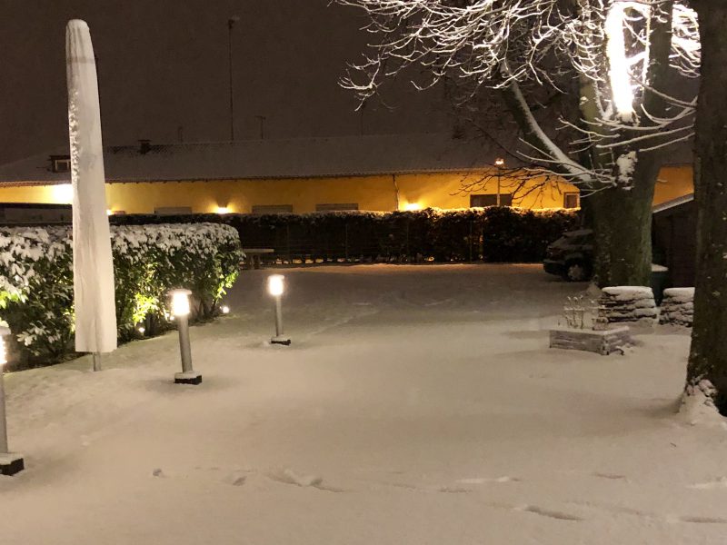 Verschneite Terrasse Im Restaurant Campus in Ludwigsburg