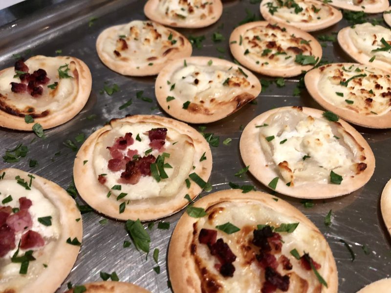 Mini Flammkuchen zum Aperitif Im Restaurant Campus Ludwigsburg