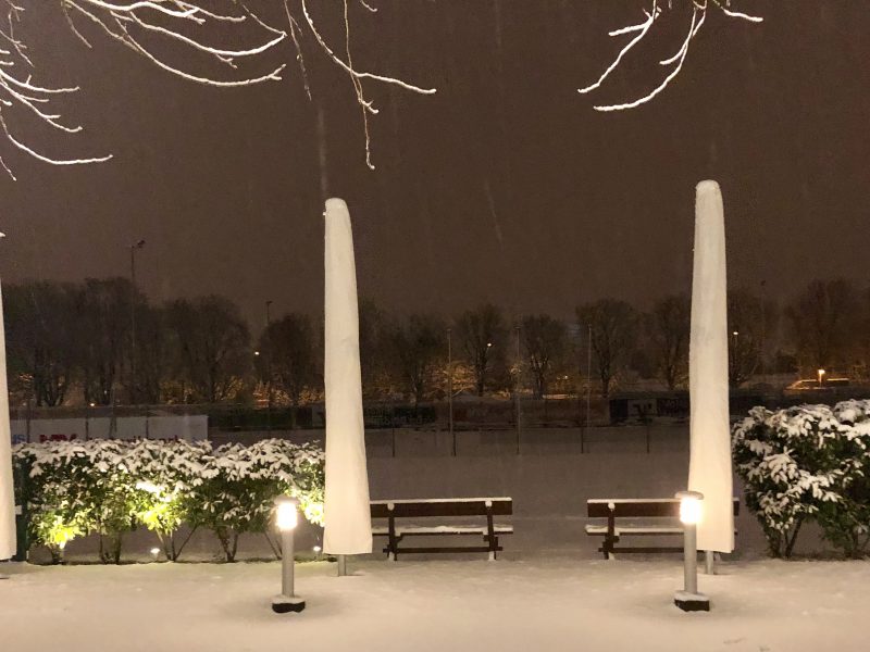 Verschneite Terrasse Im Restaurant Campus in Ludwigsburg