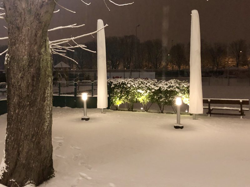 Verschneite Terrasse Im Restaurant Campus in Ludwigsburg