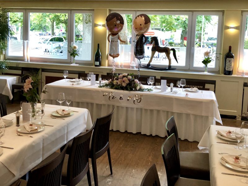 Brauttisch Hochzeitsfeier Im Restaurant Campus in Ludwigsburg